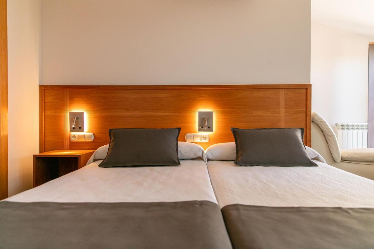 Aparthotel Cal Marcal Puig-reig Exteriör bild