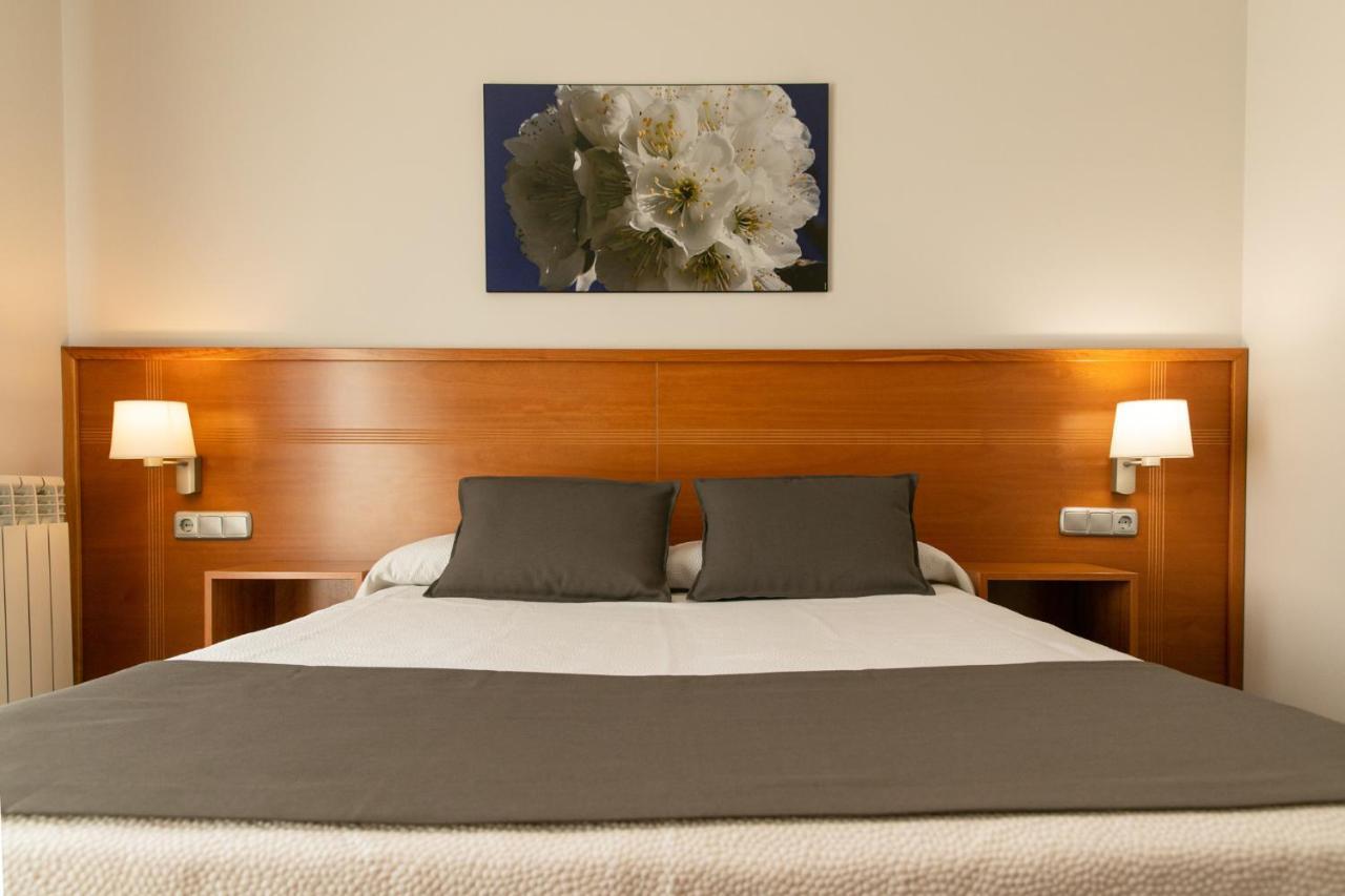 Aparthotel Cal Marcal Puig-reig Exteriör bild